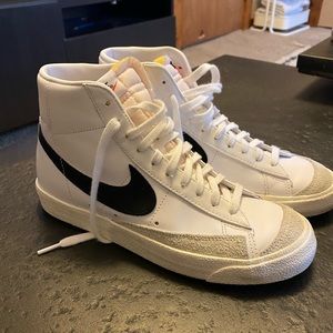 Nike mid blazers ‘77 vintage
